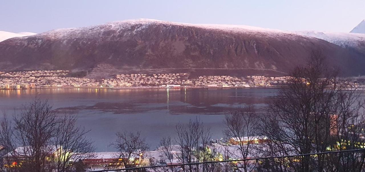 Tromsoapartment Silent Area With Nice View I Have Warm Caravan For Rent Same Place, 4 People Esterno foto